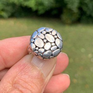 Trendy Sterling Silver Women's Ring with Ornate Band - Size 6